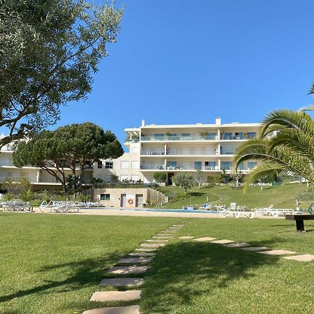 Charmant Appartement A 1Km De La Plage, Avec Piscine A Albufeira Eksteriør billede