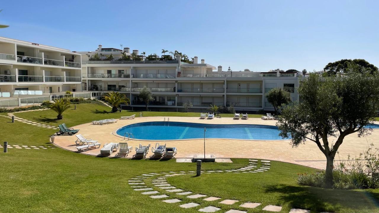 Charmant Appartement A 1Km De La Plage, Avec Piscine A Albufeira Eksteriør billede