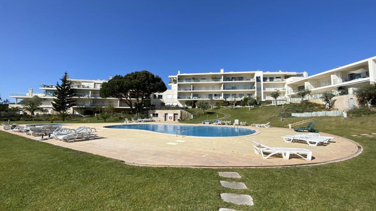 Charmant Appartement A 1Km De La Plage, Avec Piscine A Albufeira Eksteriør billede