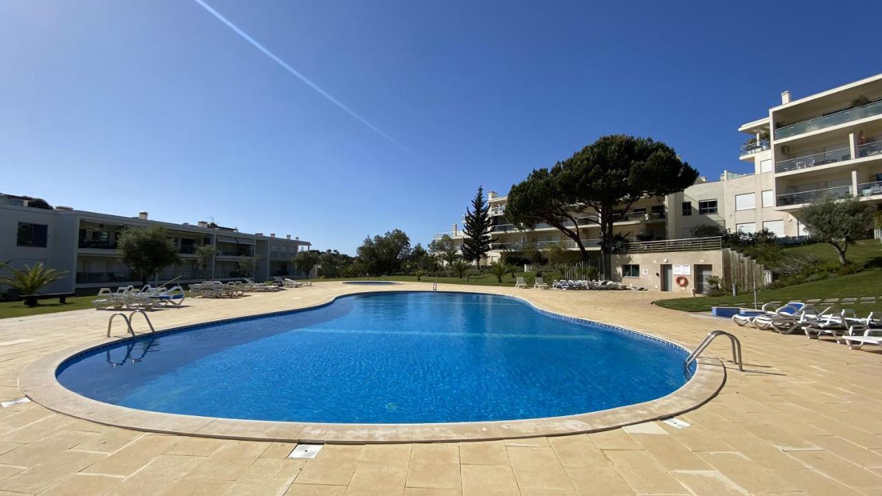 Charmant Appartement A 1Km De La Plage, Avec Piscine A Albufeira Eksteriør billede