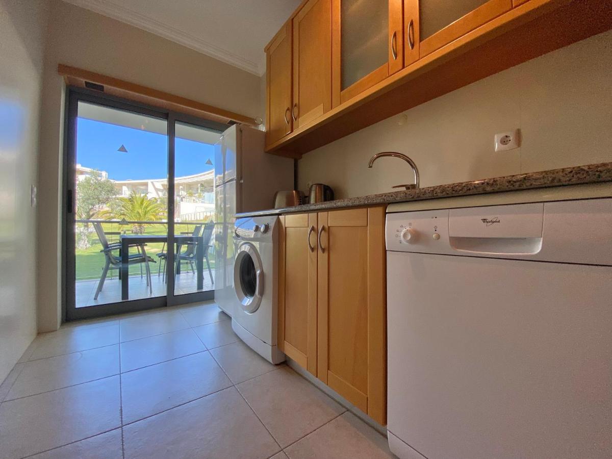 Charmant Appartement A 1Km De La Plage, Avec Piscine A Albufeira Eksteriør billede