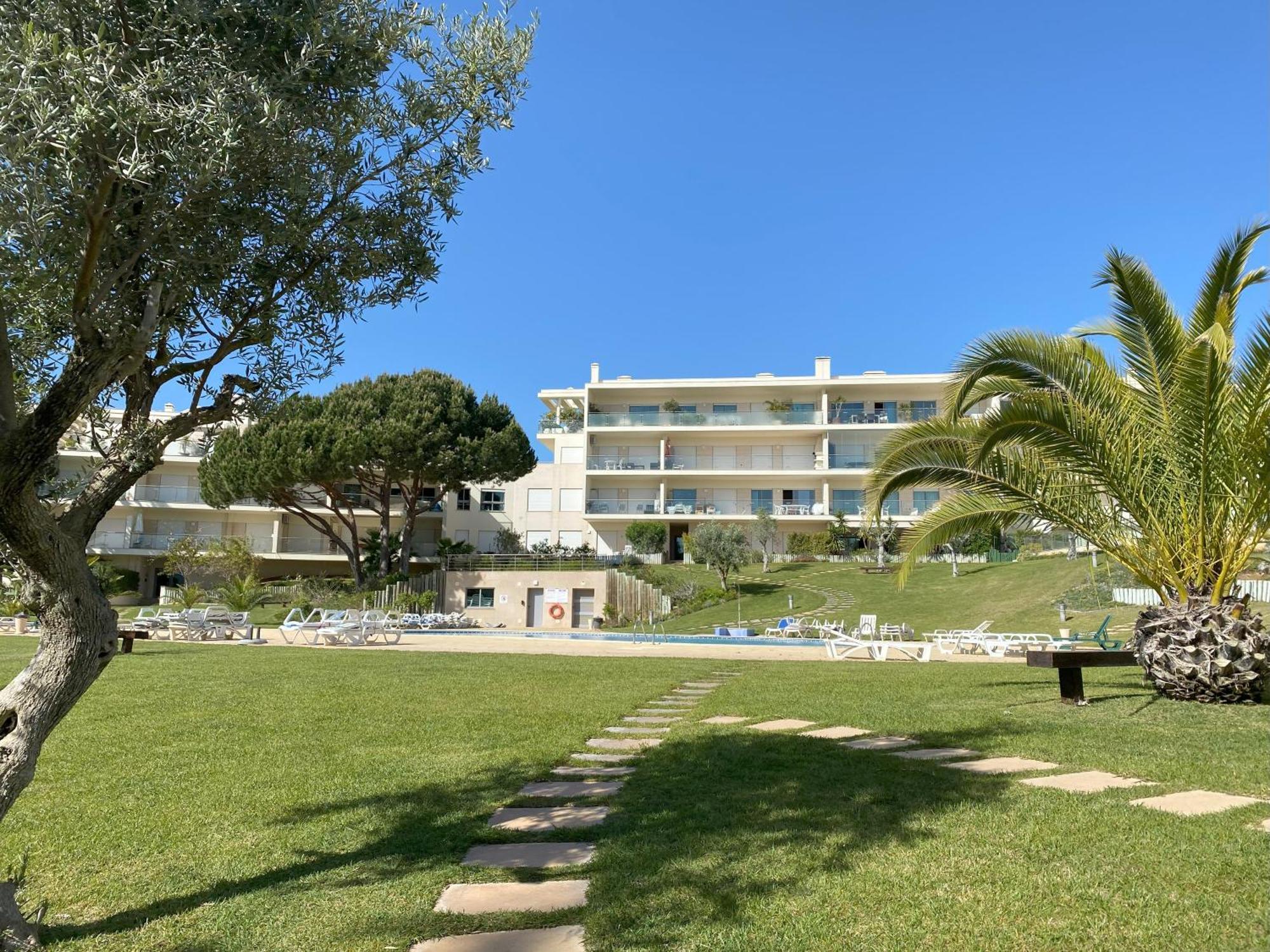 Charmant Appartement A 1Km De La Plage, Avec Piscine A Albufeira Eksteriør billede