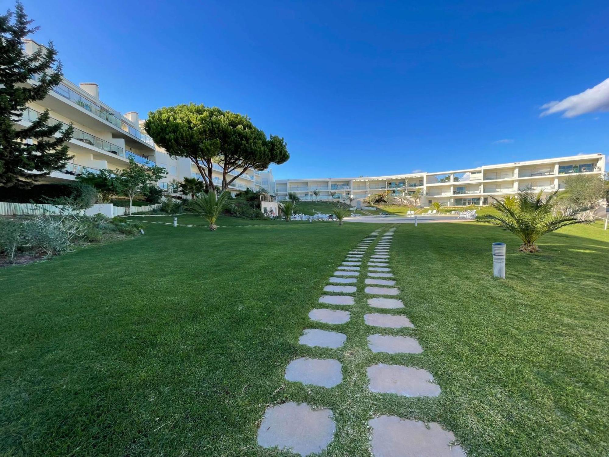 Charmant Appartement A 1Km De La Plage, Avec Piscine A Albufeira Eksteriør billede