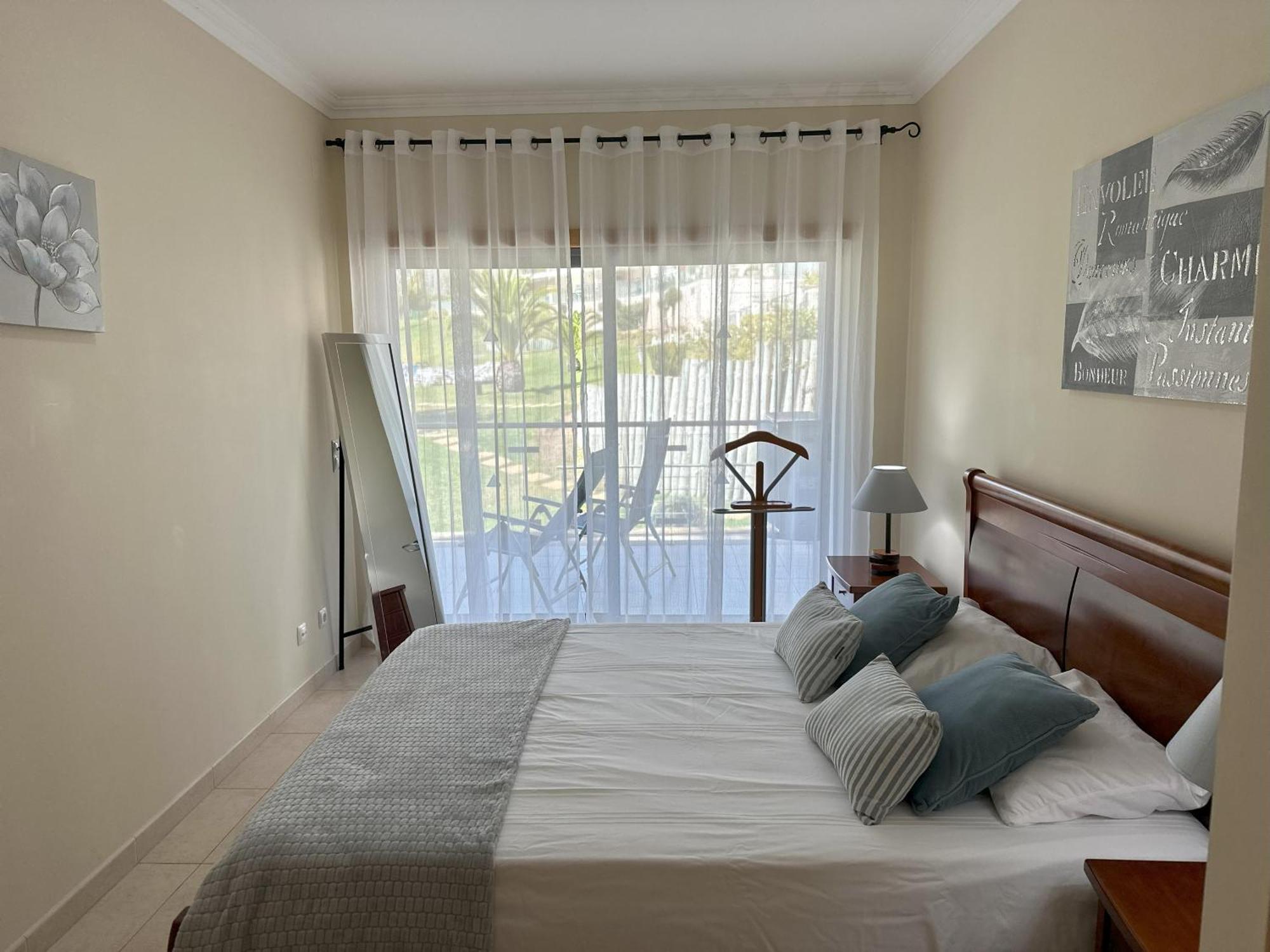 Charmant Appartement A 1Km De La Plage, Avec Piscine A Albufeira Eksteriør billede